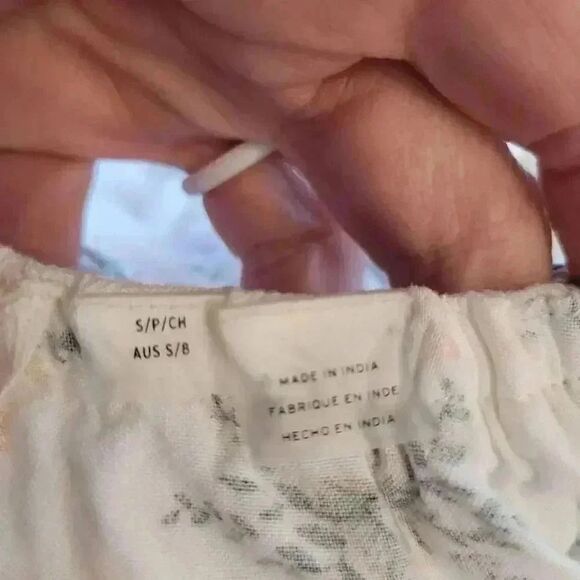 Roxy Women's White & Pink Mini Floral Cotton/Rayon Off the Shoulder Mini Dress - Picture 11 of 14